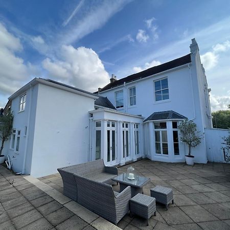Willow House, Georgian Property In Shepperton Exterior photo